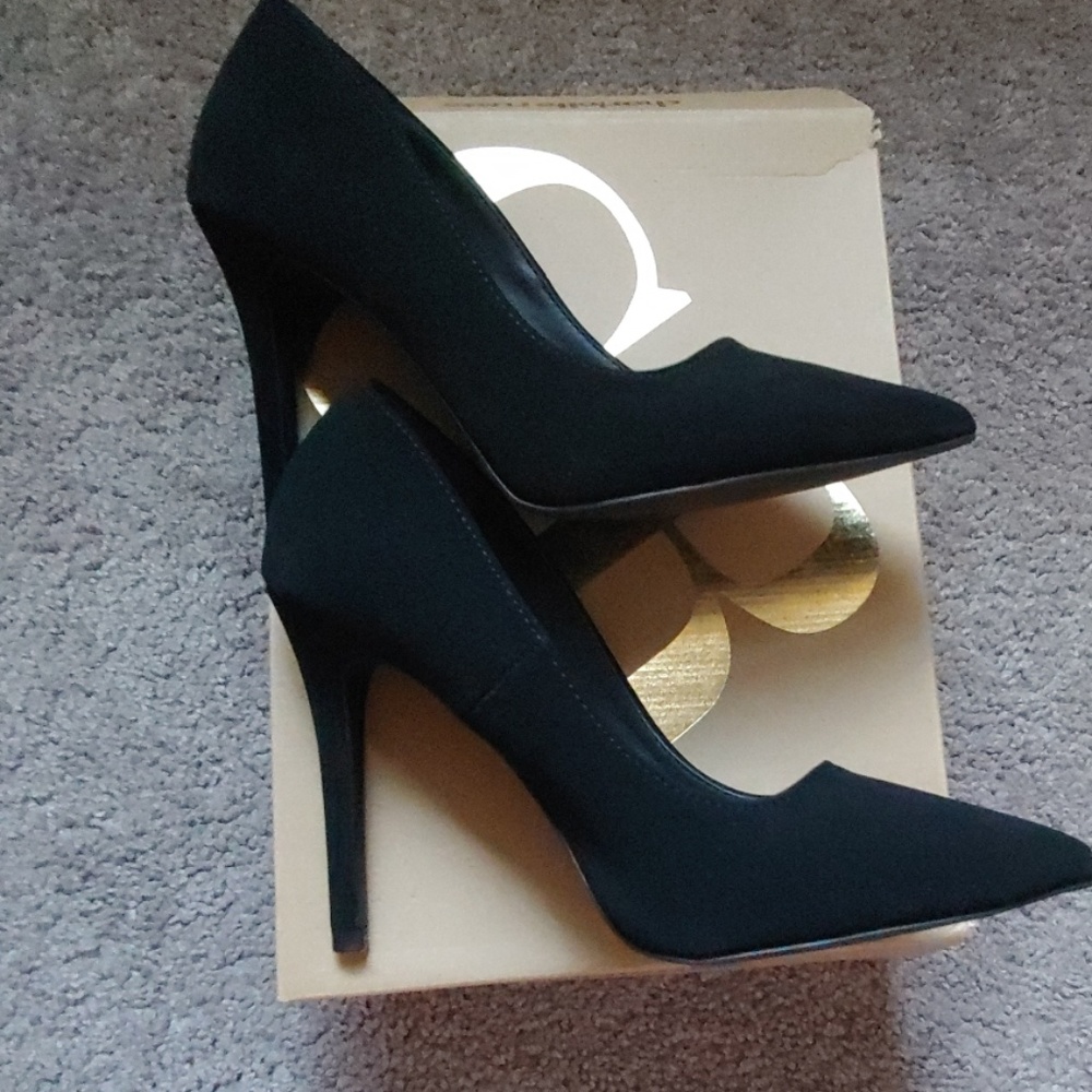 Heels - Picture 3 of 4